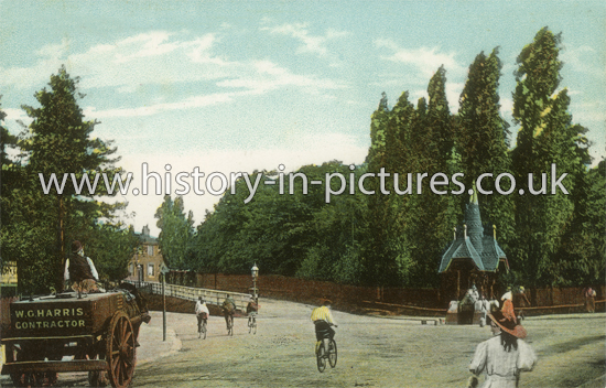 Snaresbrook Station & Fountain, Snaresbrook, London. 1909.